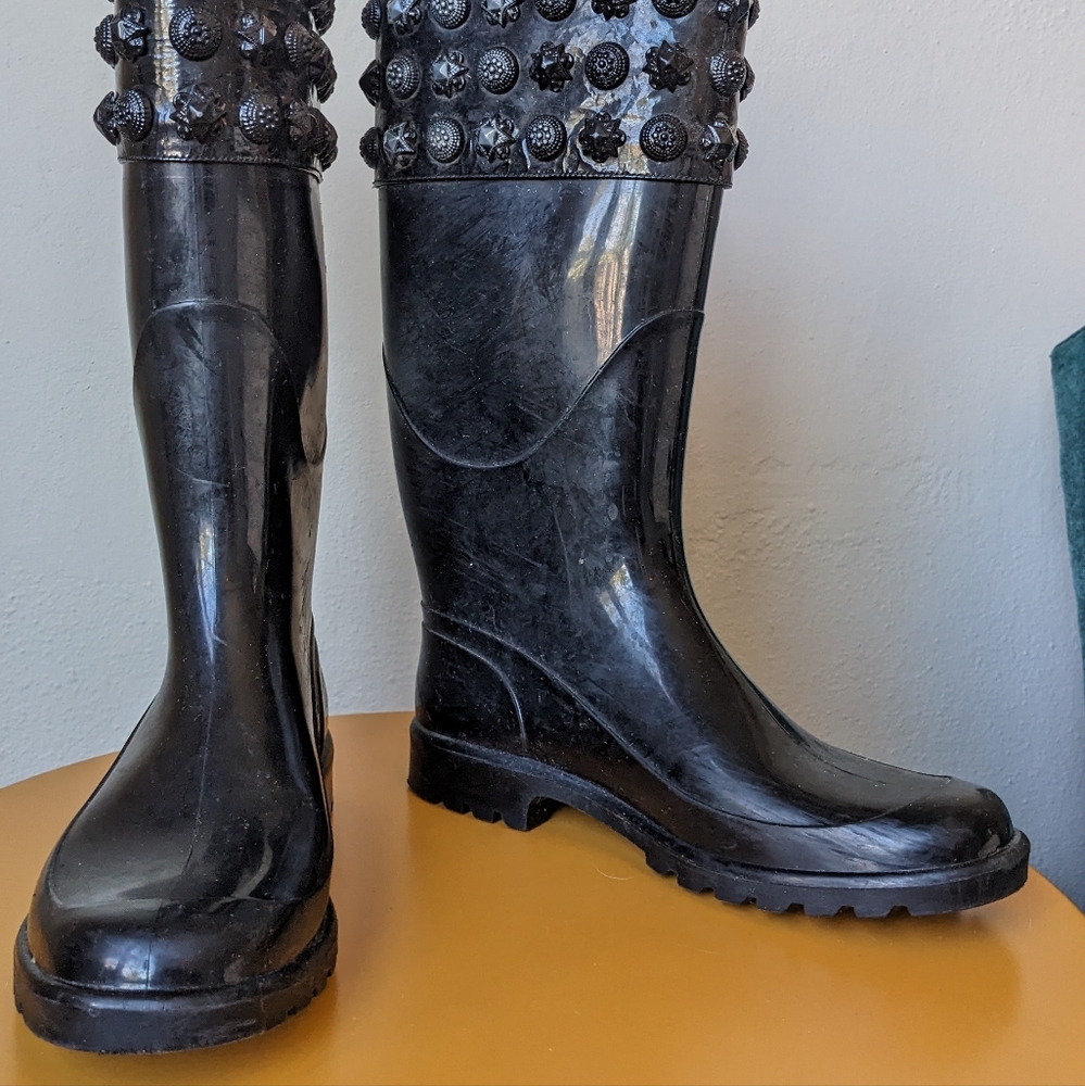Black Burberry Rain boots. Size 39. Made in Italy.
